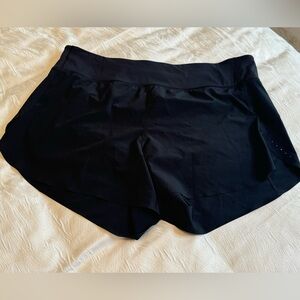 🖤 Athleta Run With It Short 3.5 inch